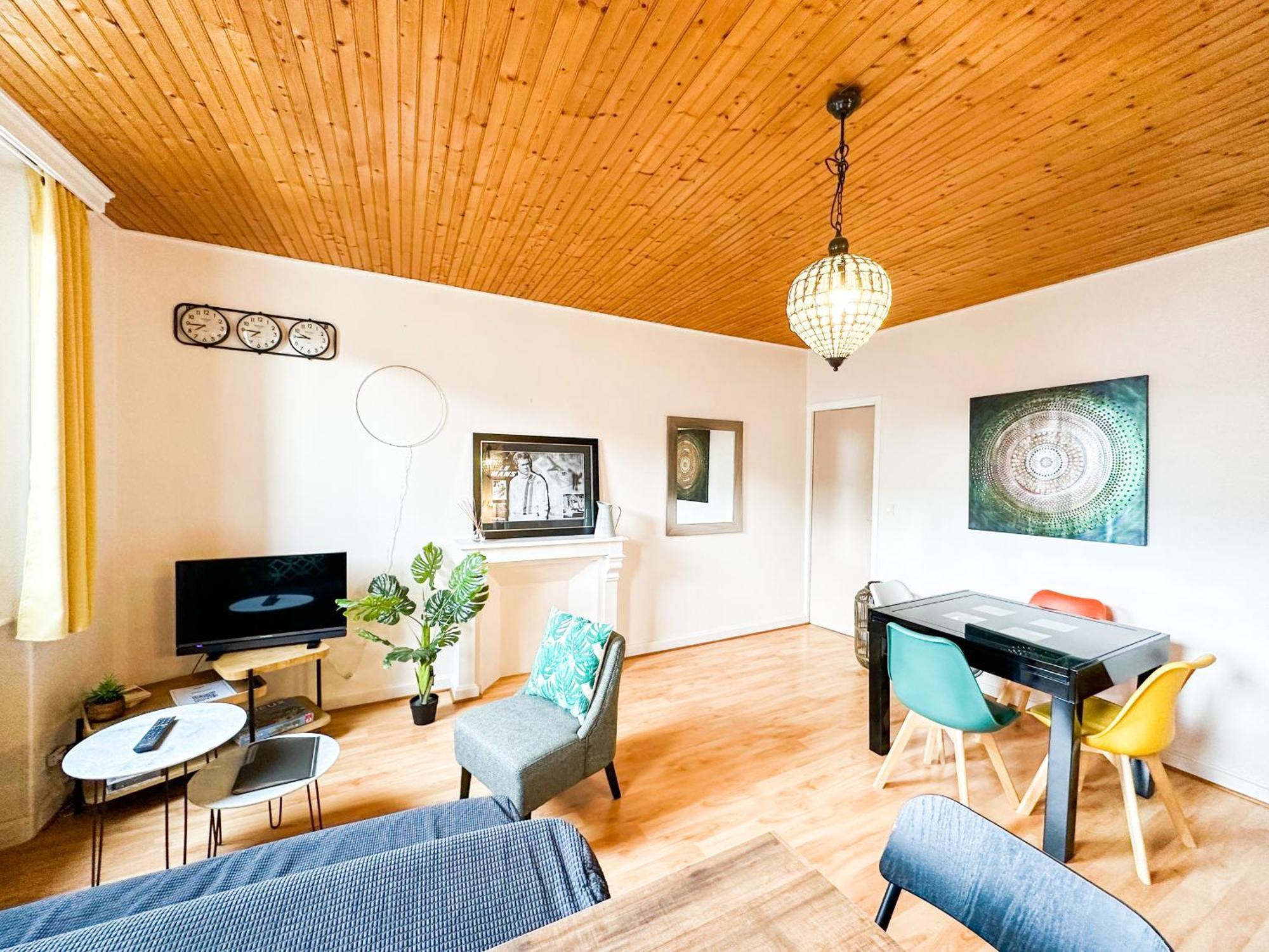 Ii-Charmant Appartement Au Coeur De La Ville Guingamp Kültér fotó